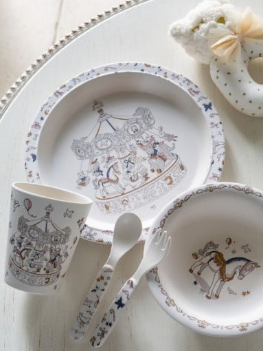 lastenastiasto-karuselli